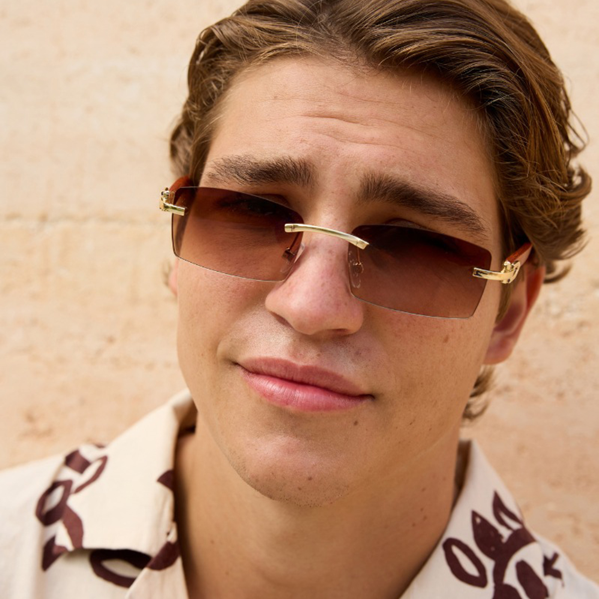 Rechteckige Sonnenbrille Gold – Braune Gläser – Bild 4