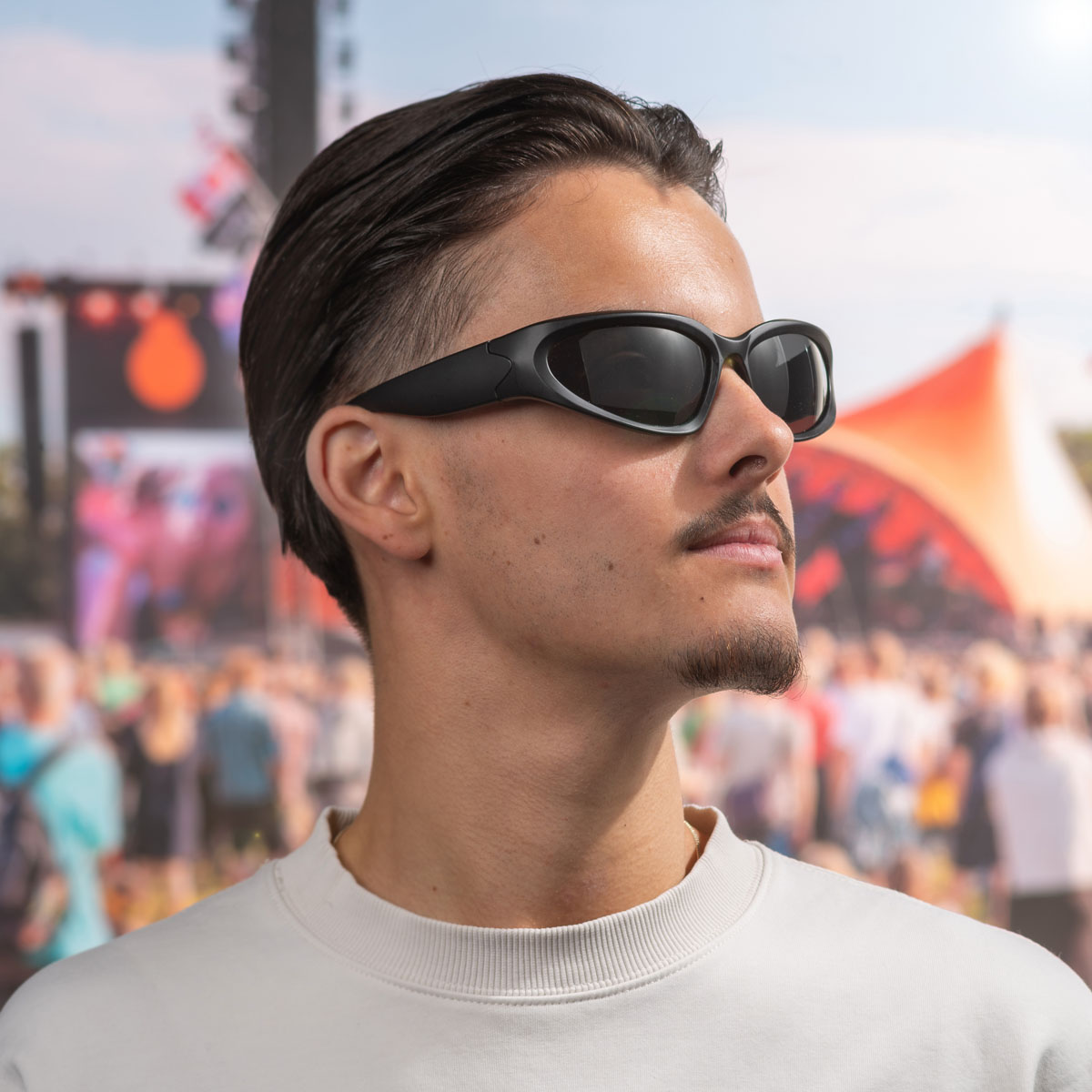 Sportliches Sonnenbrillenmodell Schwarz - Mit schwarzen Gläsern – Bild 3